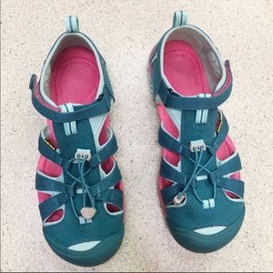 Keen Seacamp Hybrid water sandals Women’s size 7.